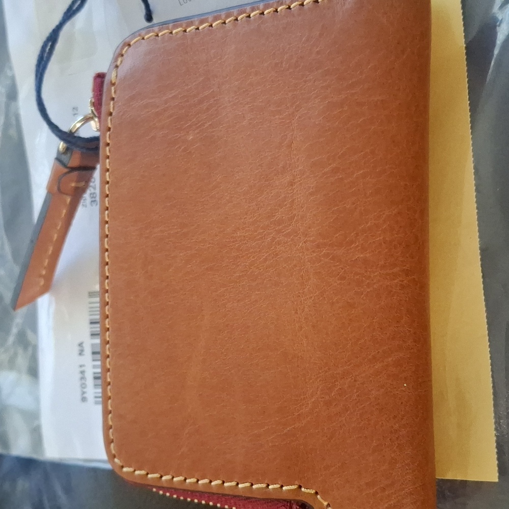 Dooney & Bourke Florentine Zip Credit Card Wallet 12 - Picture 6 of 6